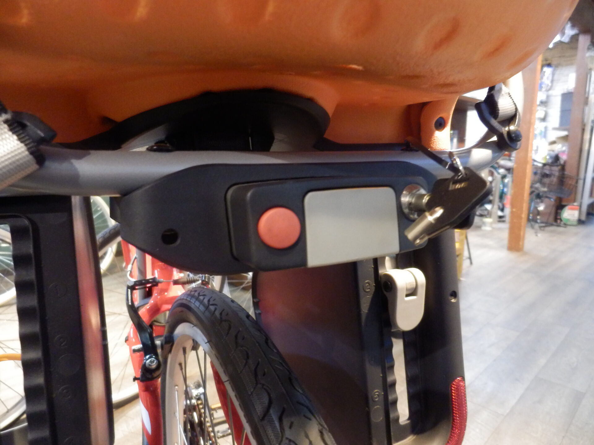 日本最級 中古 yepp maxi easyfit チャイルドシート ライムグリーン 