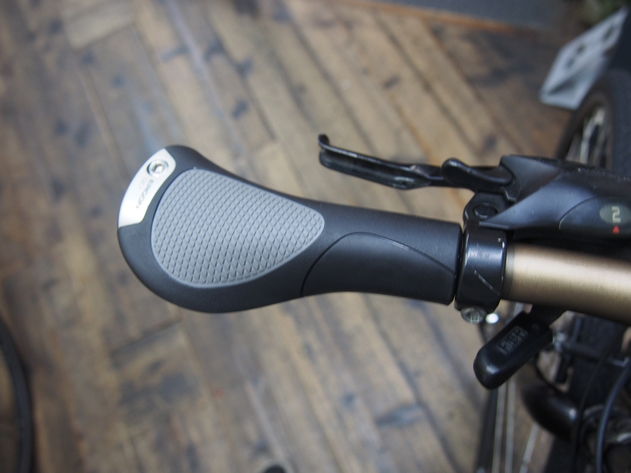 ERGON(エルゴン）のグリップ 京都の中古自転車・新車販売 サイクルショップ エイリン