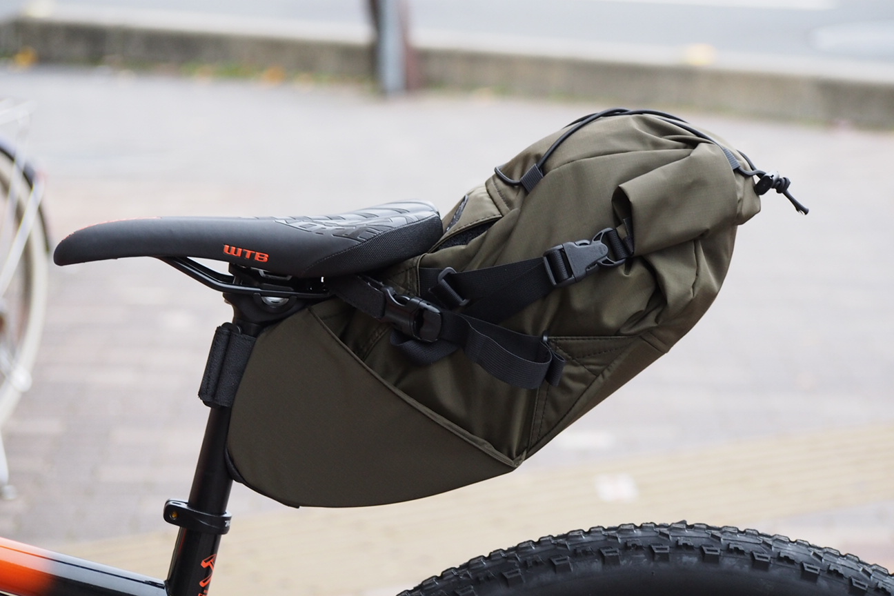 FAIRWEATHER「ﾌｪｱｳｪｻﾞｰ」seat bag/ｼｰﾄﾊﾞｯｸﾞが、9リットル入るかどうか