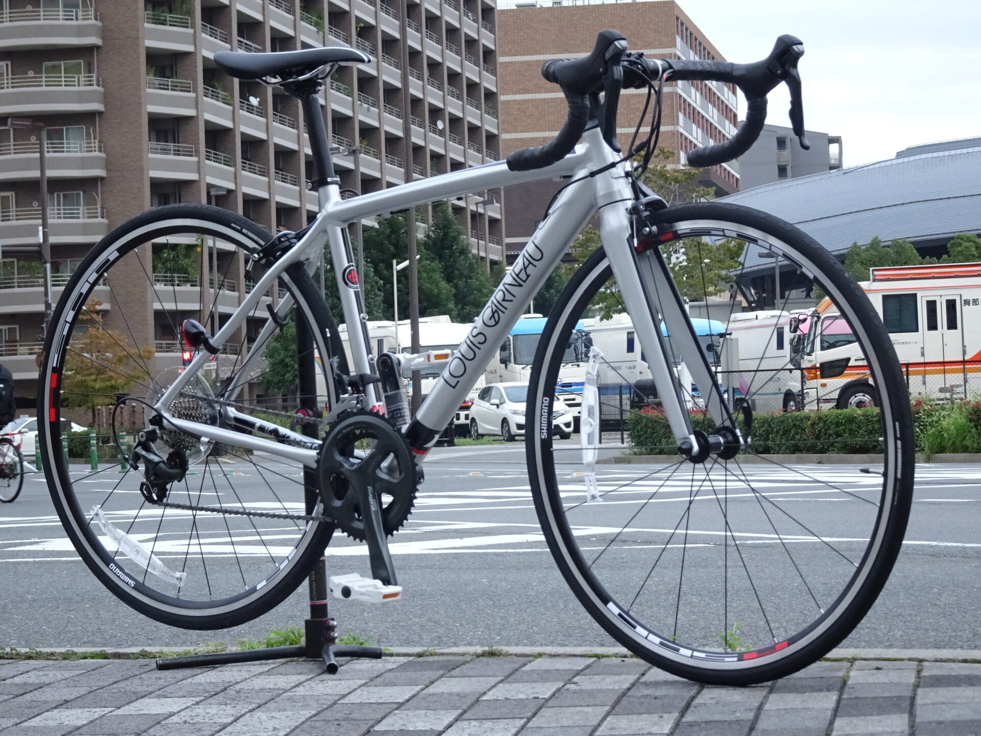 大特価SALE！アルミロードバイクが型落ちで半額！LOUIS GARNEAU LGS 