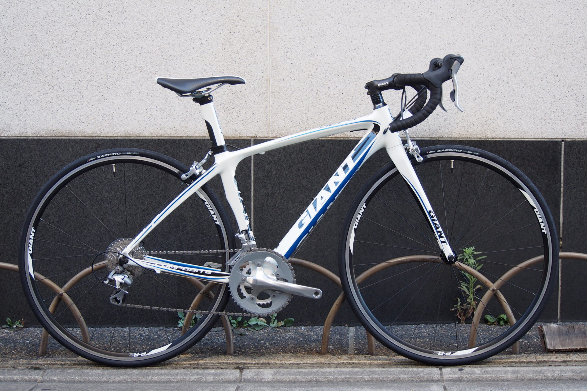 GIANT 「ジャイアント」 DEFY COMPOSITE SE 2013年モデル ロードバイク 