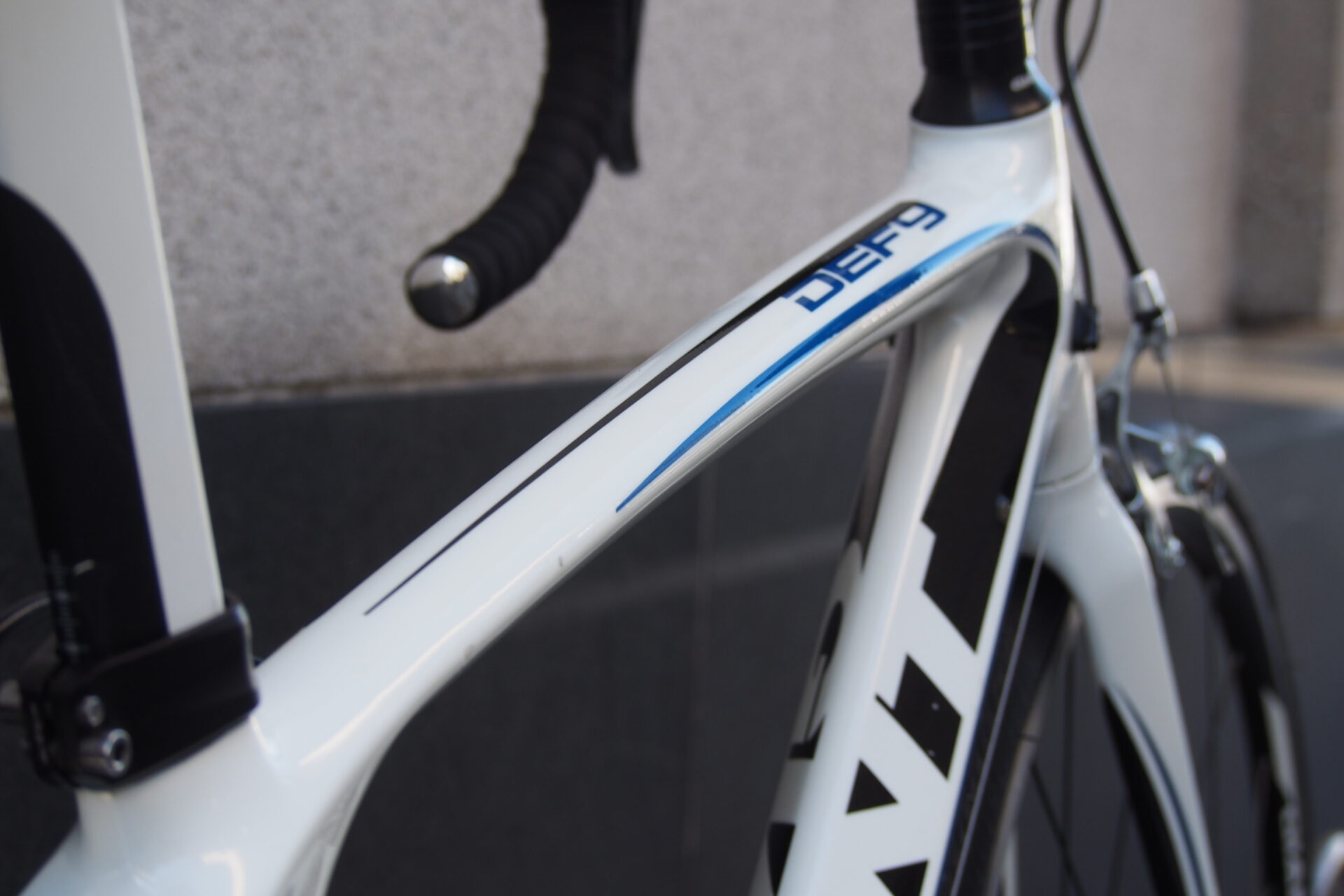 値下げしました！GIANT DEFY COMPOSITE SE カーボン - 自転車