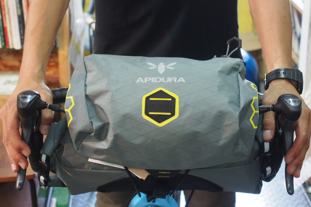 普段のサイクリングにも使いやすい～～【APIDURA/アピデューラ ハンドルバーバッグ＆アクセサリーポケット】 | 京都の中古自転車・新車販売