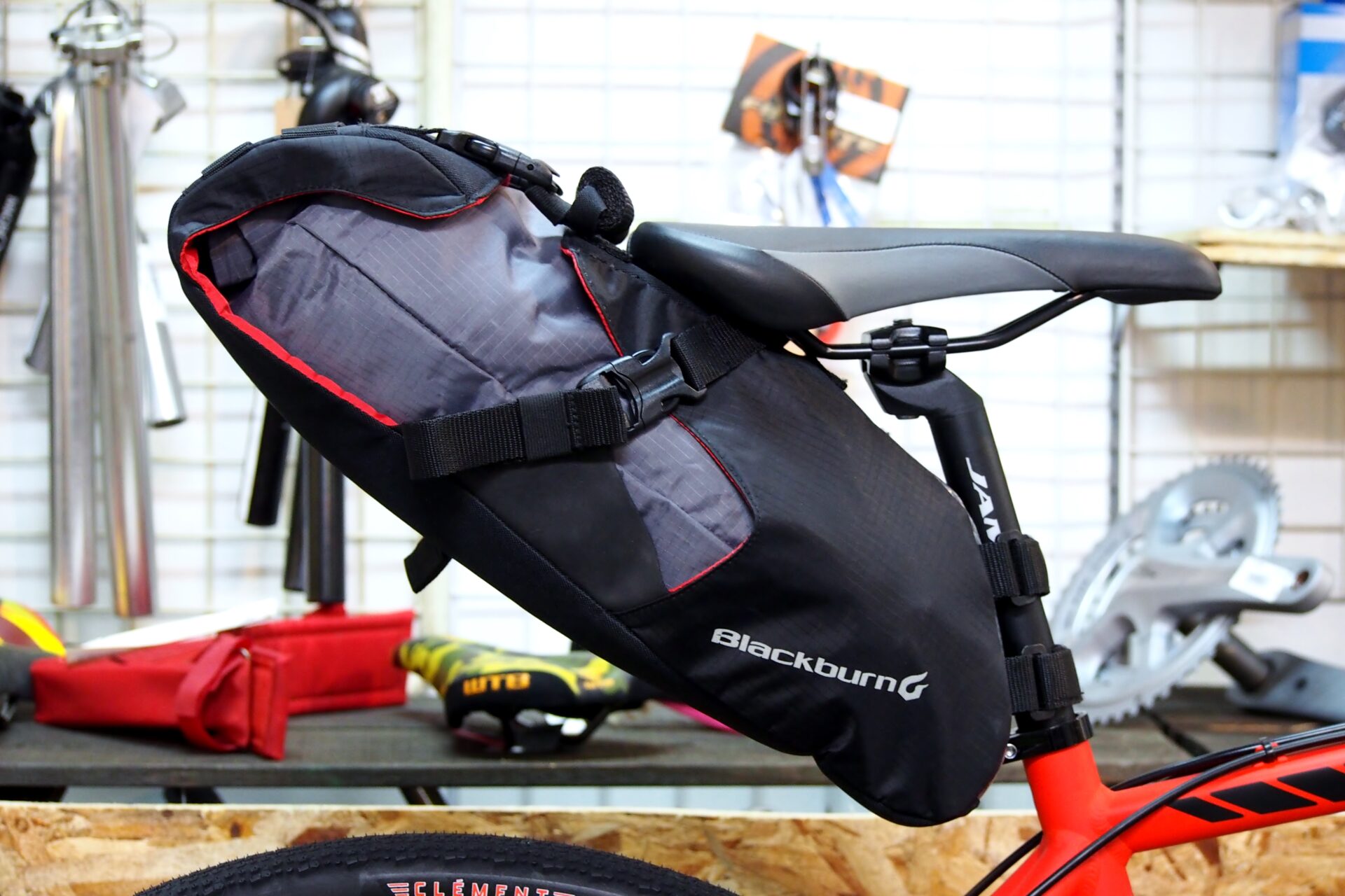 中古パーツ】～Blackburn/ブラックバーン Outpost Seatpack～ | 京都の