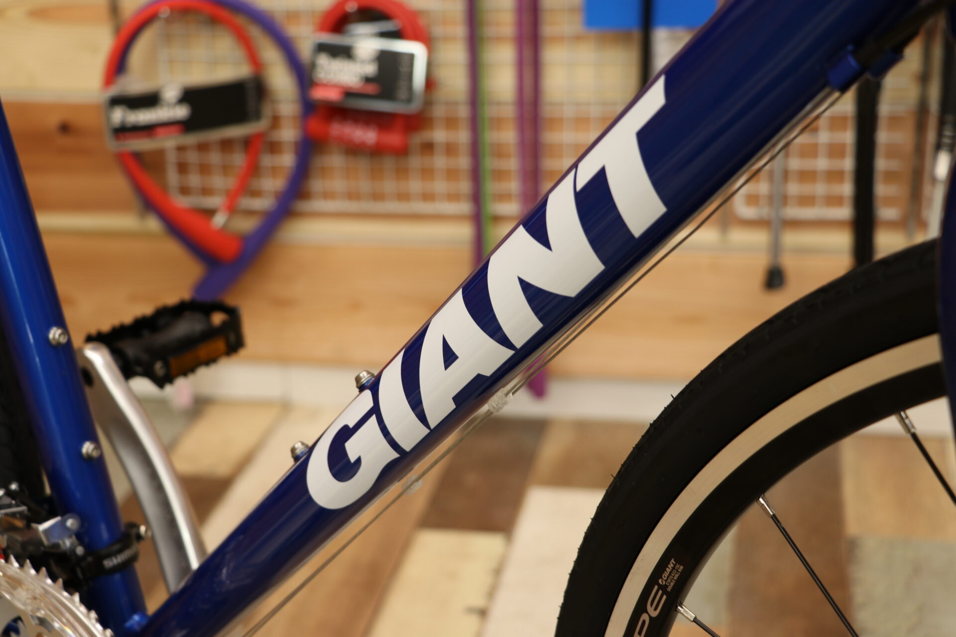 人気クロスバイク！2019年モデル GIANT ESCAPE R3が早くも入荷！ - 京都の中古自転車・新車販売 サイクルショップ エイリン