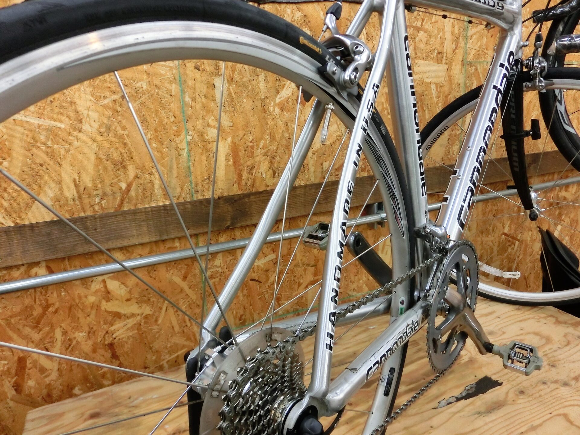 希少なHandmade in USA！ CANNONDALE CAAD9 BBQカラー フレームセットが入荷しました！ - 買取・入荷情報 -  ロードバイクを売るなら【ビチアモーレ】