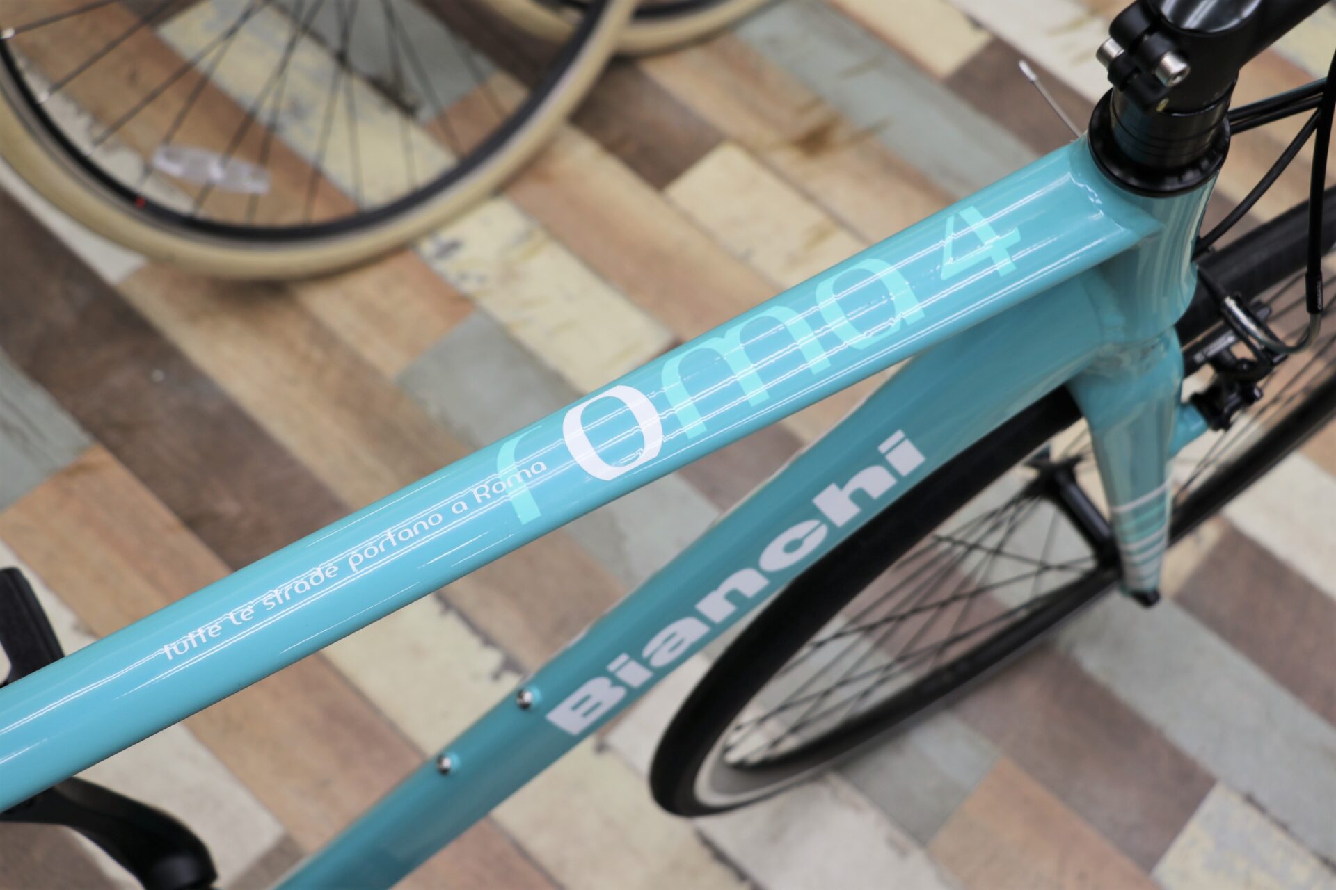 グラフィックが大幅リニューアル！ 2019年モデル BIANCHI ROMA4 