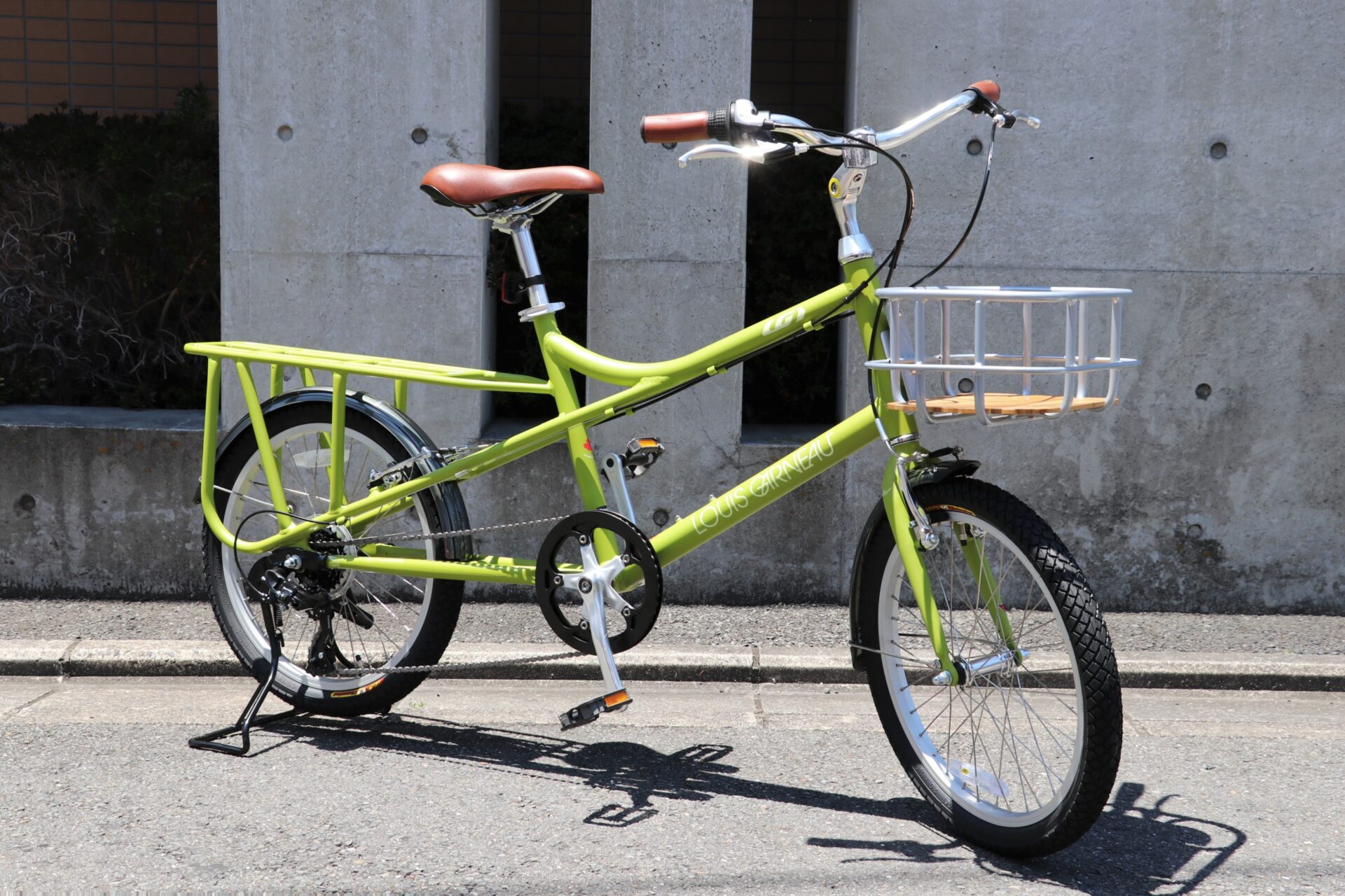 荷物がたくさん積めてデザインもおしゃれ カーゴバイク風自転車 ルイガノ Easel 8 0 イーゼル 8 0 が入荷です 19年モデル 京都の中古自転車 新車販売 サイクルショップ エイリン