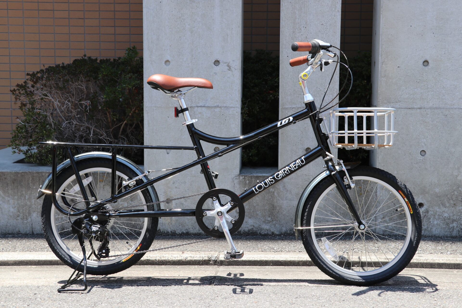 荷物がたくさん積めてデザインもおしゃれ カーゴバイク風自転車 ルイガノ Easel 8 0 イーゼル 8 0 が入荷です 19年モデル 京都の中古自転車 新車販売 サイクルショップ エイリン