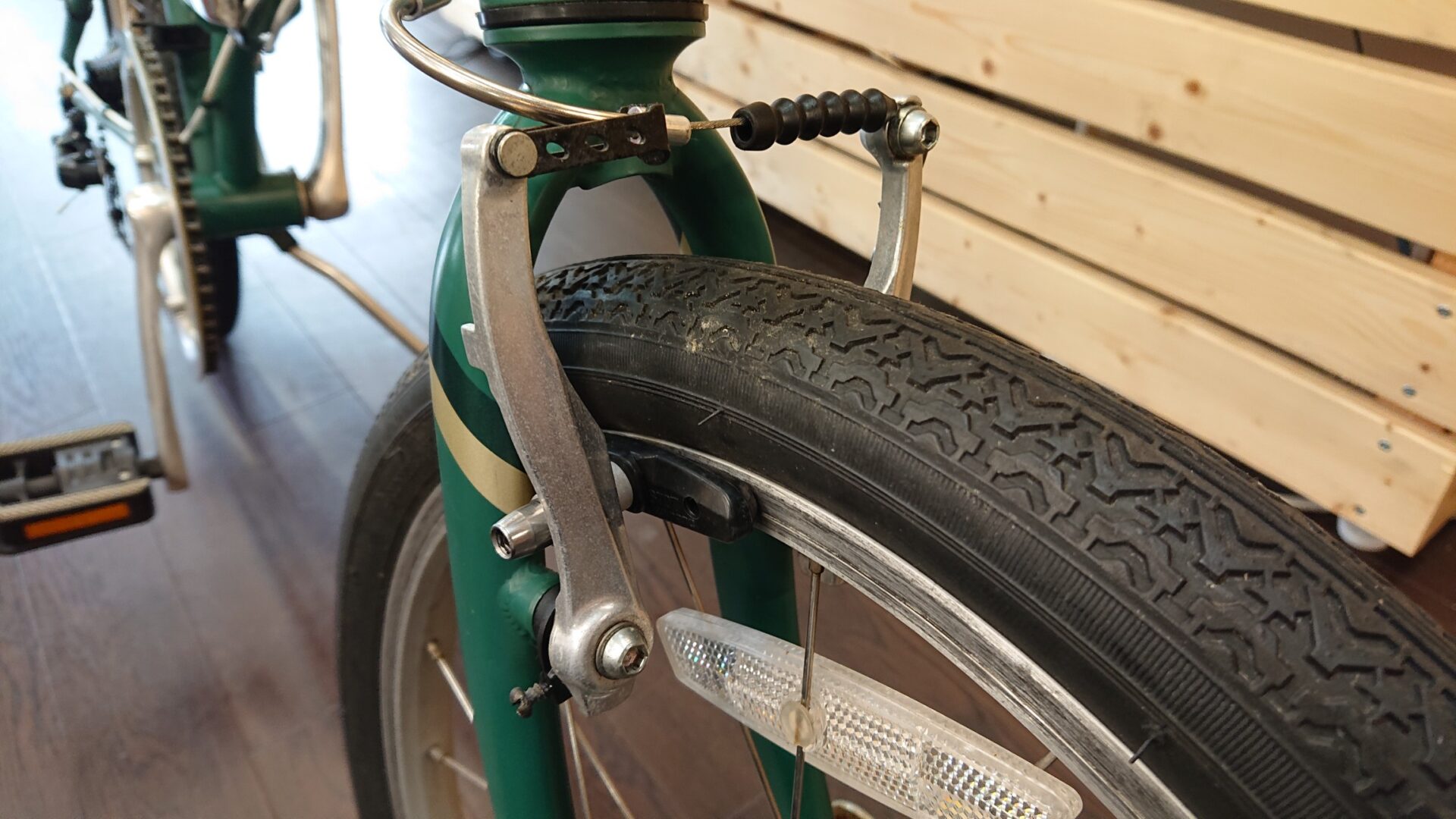 中古ミニベロ】人気の折りたたみ自転車 DAHON Boardwalk D7
