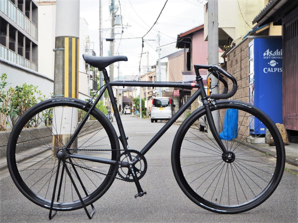 毎年人気なシンプルでスタイリッシュなシングルスピードバイク/ピストバイク【FUJI FEATHER（フジ フェザー）】 - 京都の中古自転車