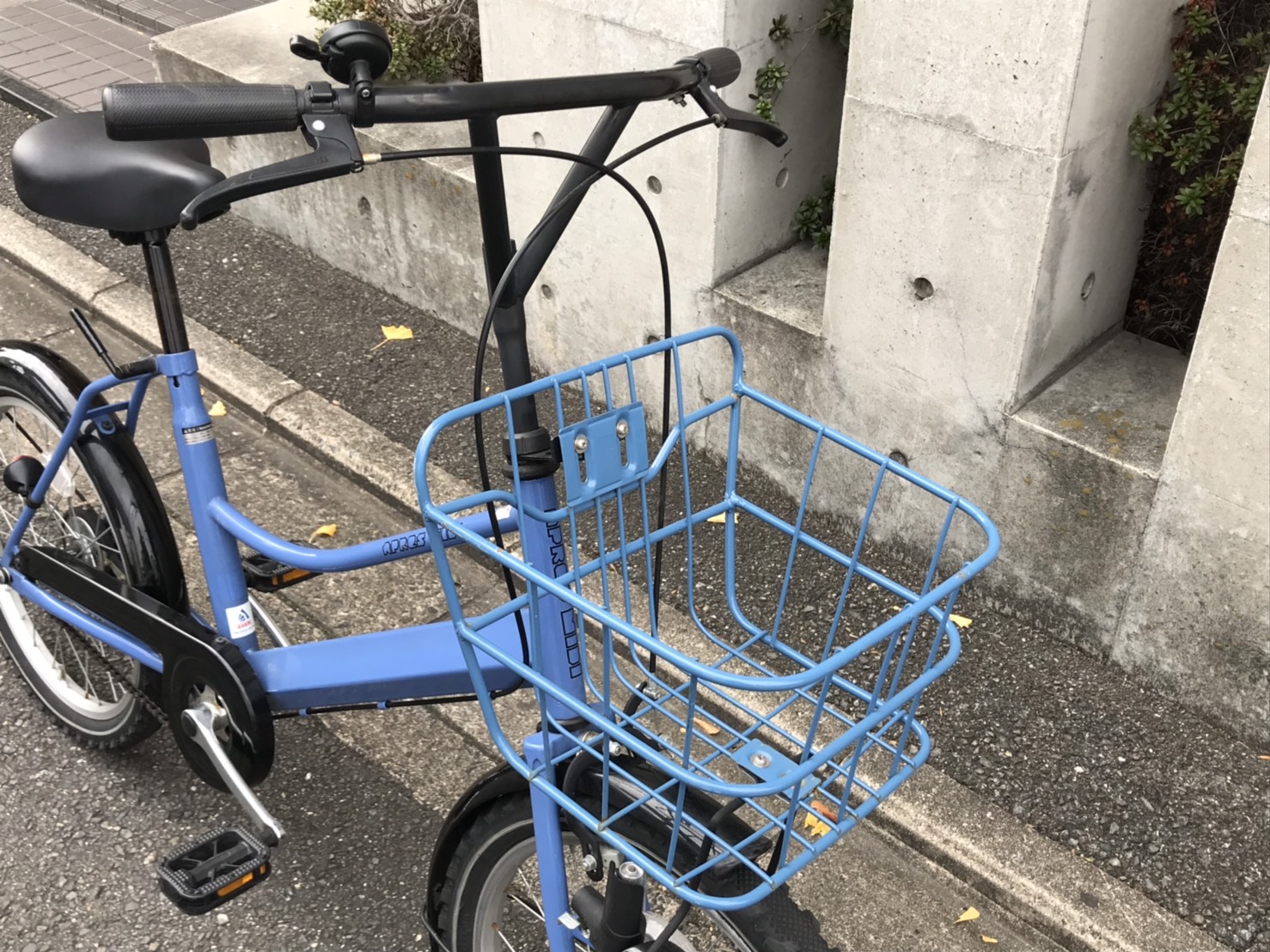 小スペースで場所を取らない中古小径自転車が入荷致しました お得な価格帯のオススメ自転車を2台ご紹介 京都の中古自転車 新車販売 サイクルショップ エイリン