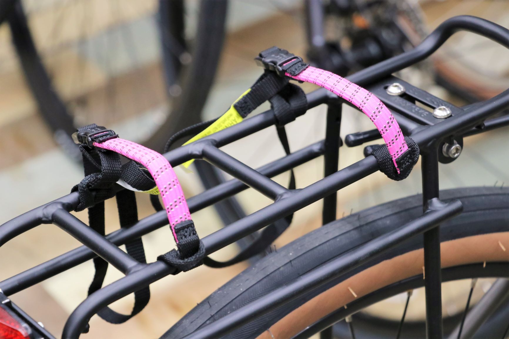 自転車用荷物固定ベルト 使いやすくて安定性goodなゴムバンド Rokstraps Stretch Strap ロックストラップ ストレッチストラップ 京都の中古自転車 新車販売 サイクルショップ エイリン