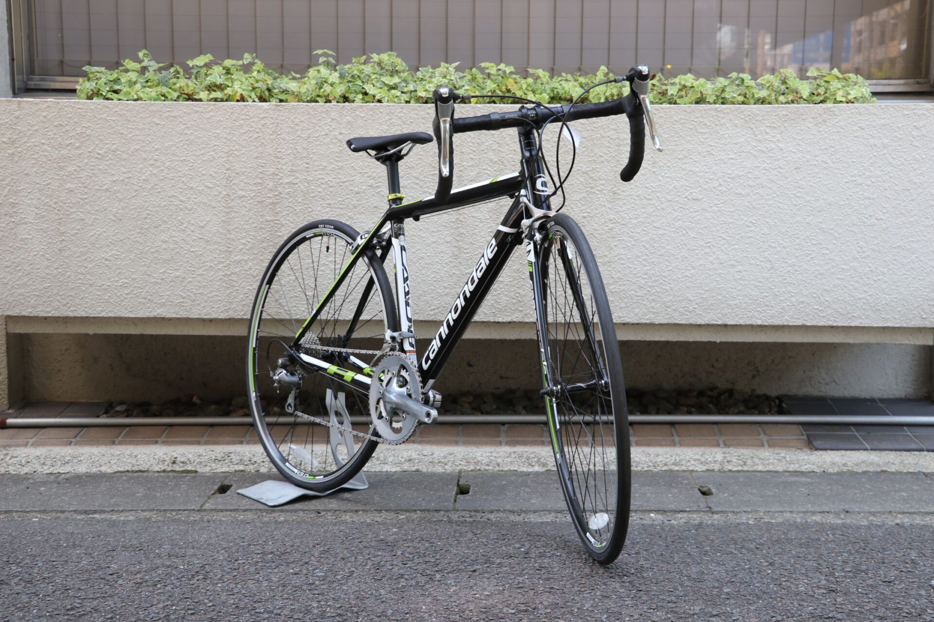 キャノンデール CANNONDALE CAAD12 44サイズ ティアグラ自転車