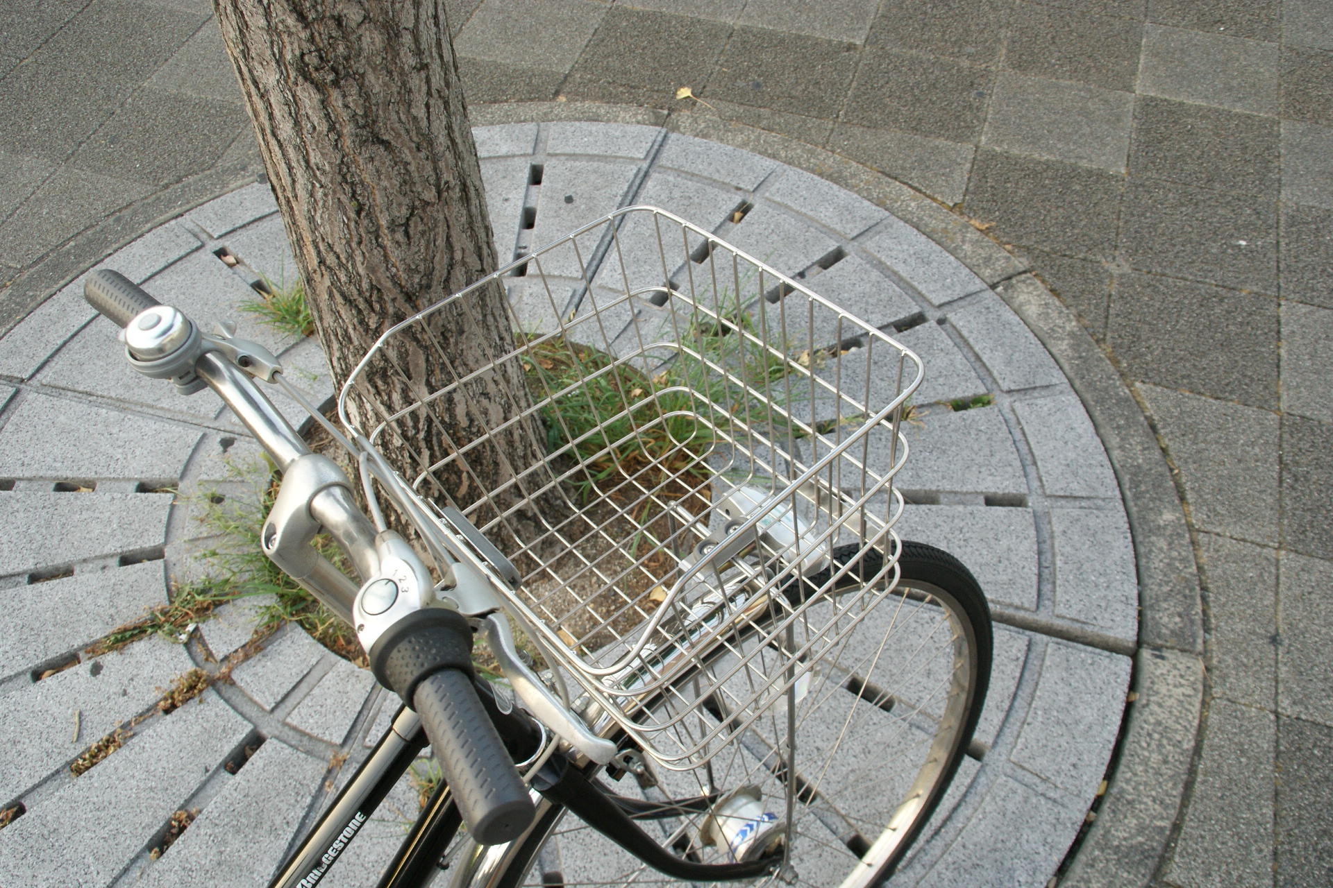 激しく乗っても大丈夫！通学用シティーサイクル シングル