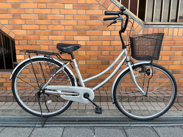 在庫処分折りたたみ自転車 6段変速２６インチミニベロ ママチャリカゴ付【黒】 在庫処分折りたたみ自転車 6段変速26インチミニベロ ママチャリカゴ